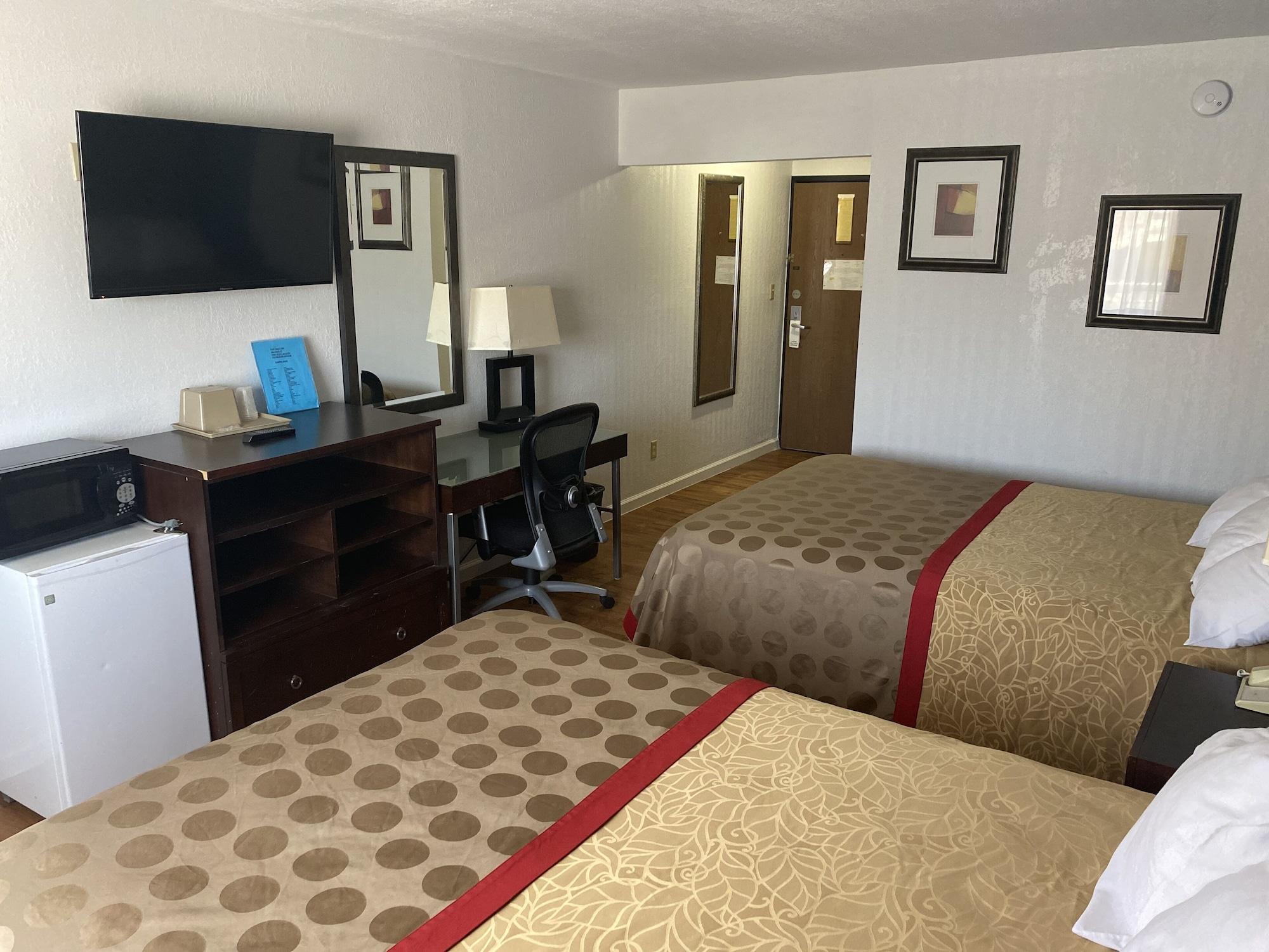 Super 8 By Wyndham Fort Scott Eksteriør billede
