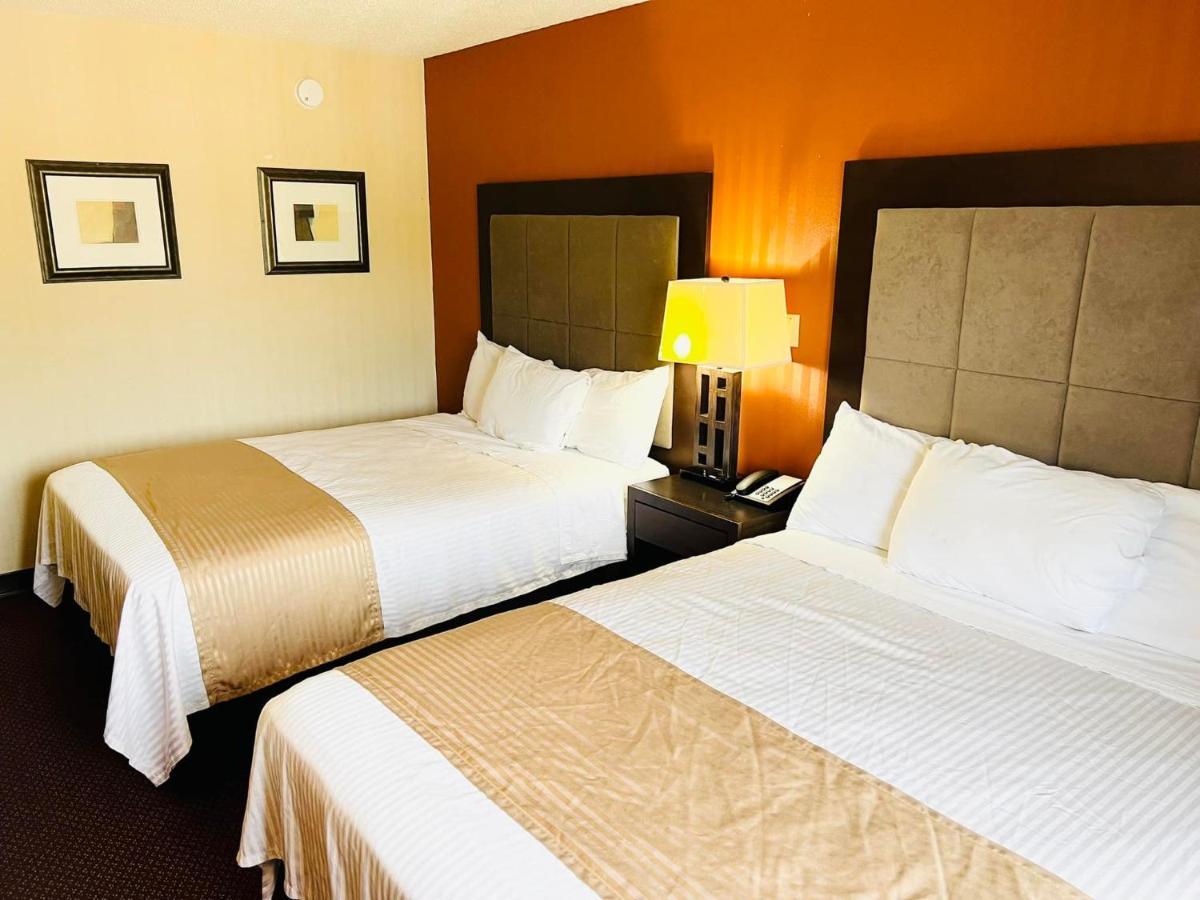 Super 8 By Wyndham Fort Scott Eksteriør billede