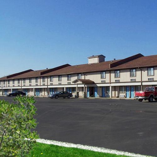 Super 8 By Wyndham Fort Scott Eksteriør billede